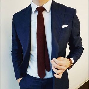 H&M Burgundy Sateen Skinny Tie